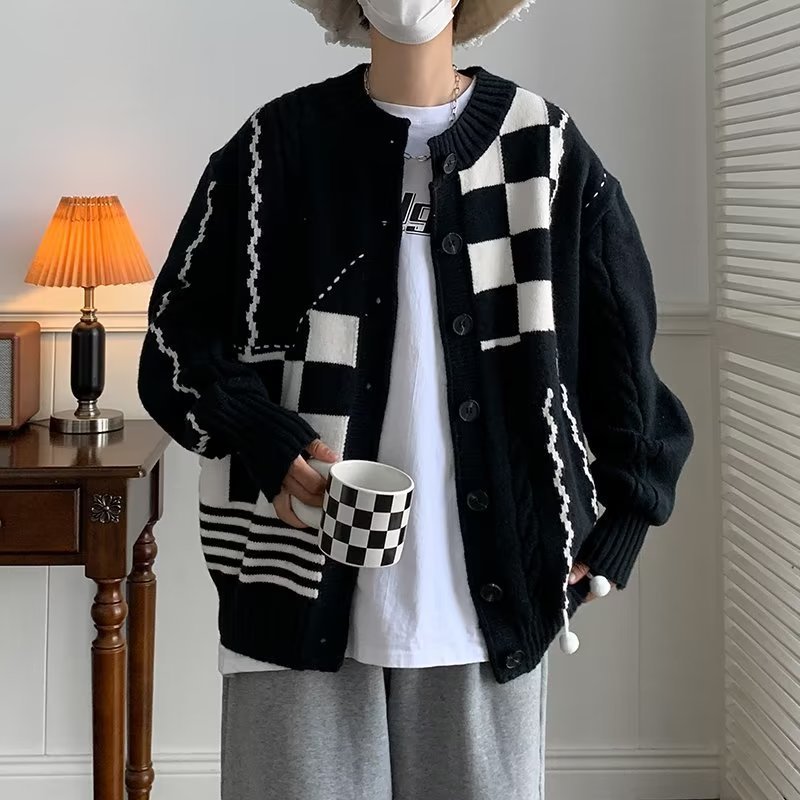 Black And White Color-contrast Check Sweater For Men